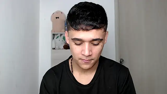 kaiine190 online show from February 12, 9:26 am