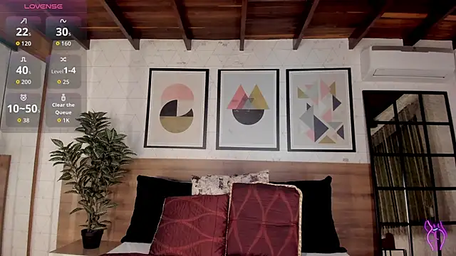 LunaRuso online show from September 16, 7:59 pm