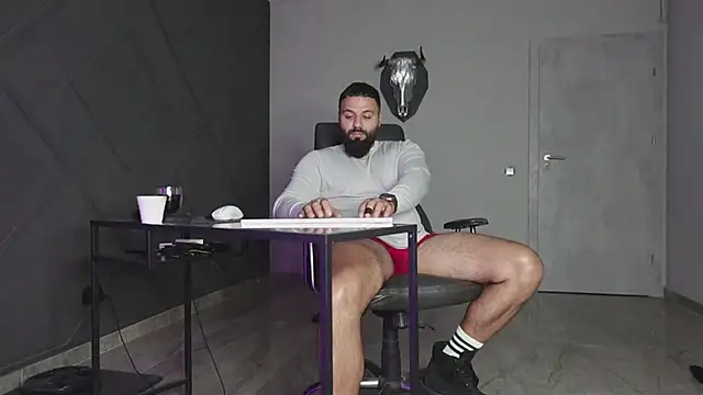 mattmasterss online show from October 28, 8:33 pm