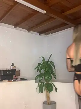 Snapshot of amanda_rous chatting on July 21, 7:49 pm amanda rous online show from July 21, 7:49 pm