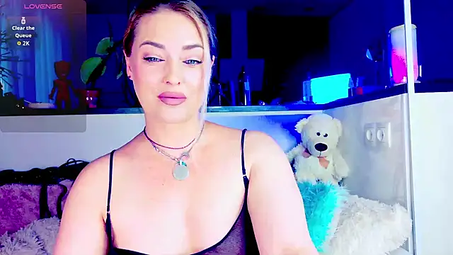 Snapshot of _JuliaSpace_ chatting on July 19, 5:16 pm JuliaSpace online show from July 19, 5:16 pm