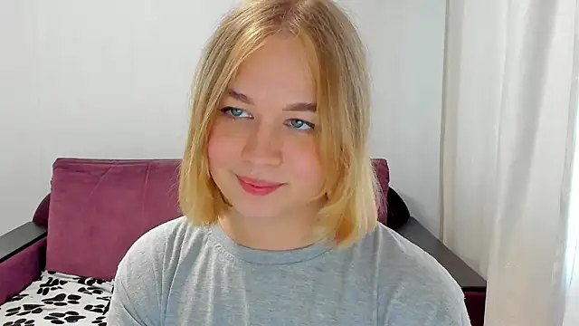Snapshot of AlicePopsy chatting on July 20, 2:52 pm AlicePopsy online show from July 20, 2:52 pm