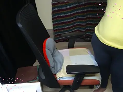 Snapshot of Arushisingh8888 chatting on November 25, 10:26 am Arushisingh8888 online show from November 25, 10:26 am