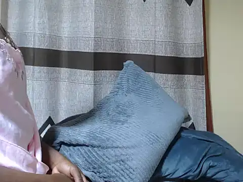 Snapshot of khakiline chatting on October 21, 6:41 pm khakiline online show from October 21, 6:41 pm