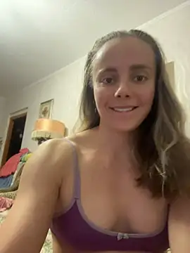 Snapshot of AlisaKissss chatting on June 28, 6:58 pm AlisaKissss online show from June 28, 6:58 pm