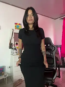 Snapshot of _elektrah chatting on June 27, 10:48 pm elektrah online show from June 27, 10:48 pm