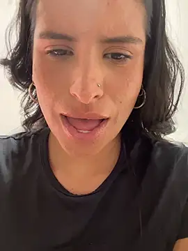 Snapshot of _elektrah chatting on July 17, 4:23 pm elektrah online show from July 17, 4:23 pm