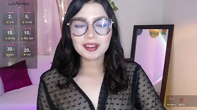 Snapshot of mily_thomson_b_ chatting on May 22, 11:54 pm mily thomson b online show from May 22, 11:54 pm