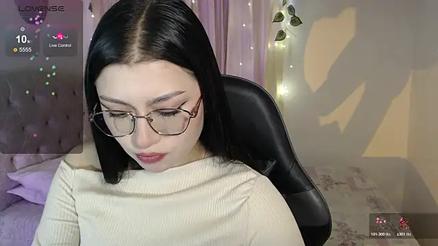 mily thomson b  online show from July 12, 11:51 pm
