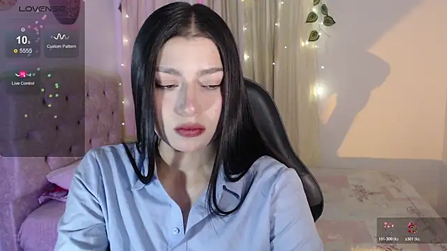 mily thomson b  online show from July 17, 11:53 pm