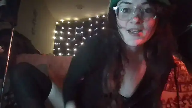 Snapshot of EyaDivine1 chatting on December 22, 9:20 pm EyaDivine1 online show from December 22, 9:20 pm