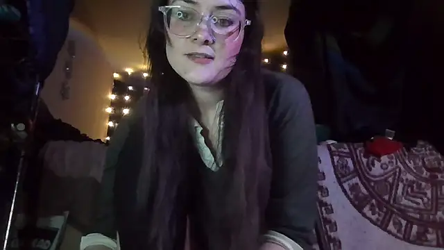 Snapshot of EyaDivine1 chatting on January 12, 5:45 am EyaDivine1 online show from January 12, 5:45 am