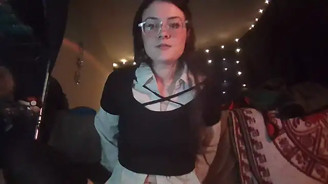 Snapshot of EyaDivine1 chatting on February 2, 9:13 pm EyaDivine1 online show from February 2, 9:13 pm