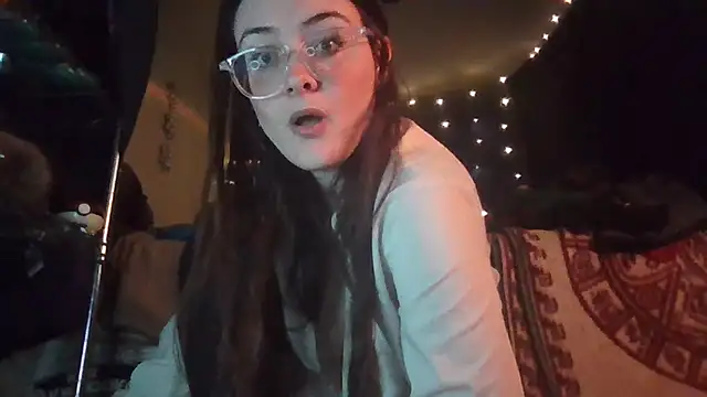 Snapshot of EyaDivine1 chatting on February 23, 5:29 pm EyaDivine1 online show from February 23, 5:29 pm