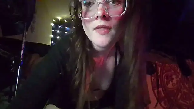 Snapshot of EyaDivine1 chatting on October 22, 4:24 am EyaDivine1 online show from October 22, 4:24 am