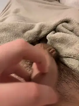 Snapshot of fuckitzer chatting on February 21, 9:24 am fuckitzer online show from February 21, 9:24 am