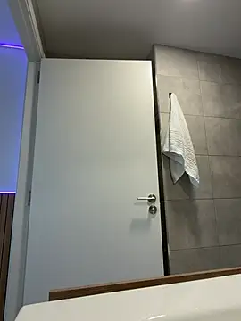 Snapshot of streetdoll chatting on June 24, 6:45 am streetdoll online show from June 24, 6:45 am