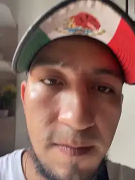 Snapshot of royalgirls_x chatting on November 9, 7:23 pm royalgirls x online show from November 9, 7:23 pm