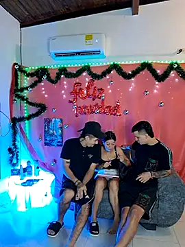 royalgirls x online show from December 21, 11:01 pm