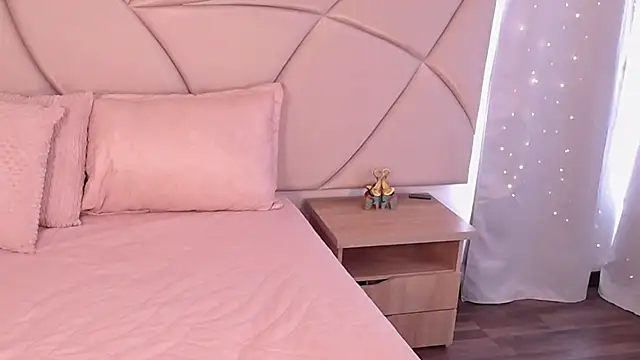 ValleryC online show from September 19, 1:34 pm