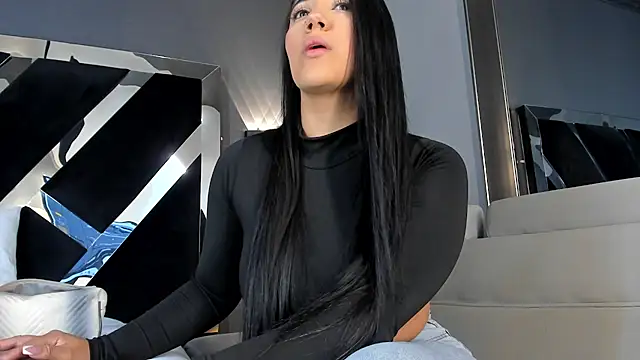 PaulinaDuarte online show from May 28, 11:40 am