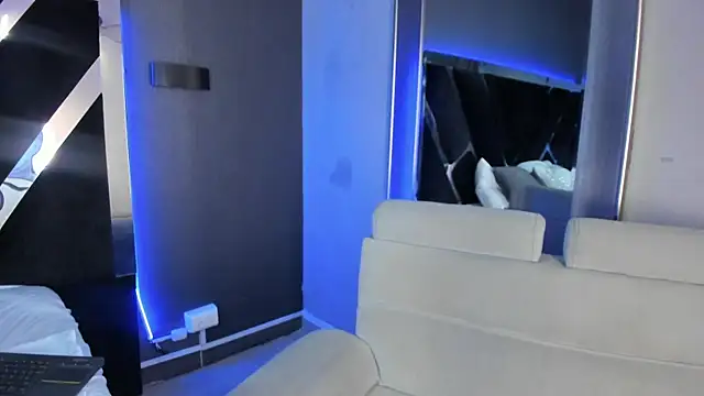 PaulinaDuarte online show from July 11, 11:57 am