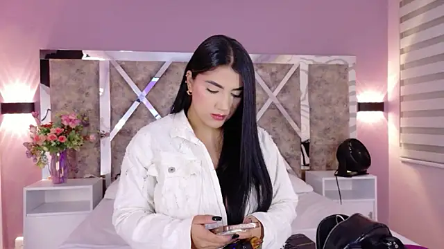 PaulinaDuarte online show from July 29, 11:30 am