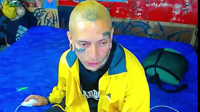 deivid estrada online show from November 12, 4:07 pm