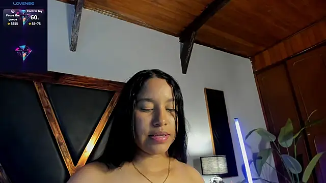 Snapshot of EmiliWilliams chatting on May 26, 11:56 pm EmiliWilliams online show from May 26, 11:56 pm