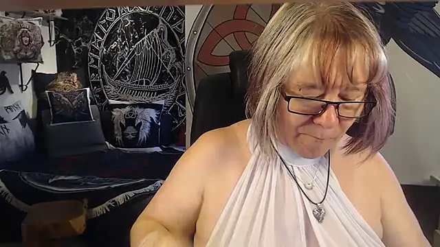 Snapshot of TittenMichelle chatting on July 3, 7:15 am TittenMichelle online show from July 3, 7:15 am