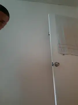 andresbigcock9 online show from October 26, 9:42 pm