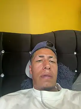 zpmiguel online show from April 5, 7:11 pm