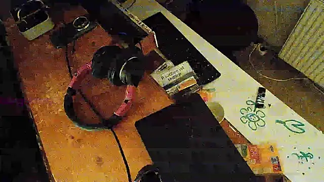 Snapshot of BongChannel chatting on January 7, 7:59 pm BongChannel online show from January 7, 7:59 pm