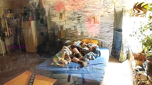 Snapshot of BongChannel chatting on January 9, 9:37 am BongChannel online show from January 9, 9:37 am