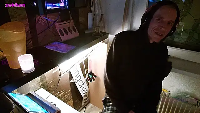 Snapshot of BongChannel chatting on January 11, 3:13 am BongChannel online show from January 11, 3:13 am