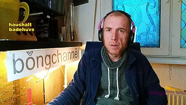 Snapshot of BongChannel chatting on January 22, 4:12 pm BongChannel online show from January 22, 4:12 pm