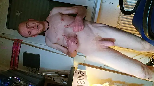 Snapshot of BongChannel chatting on January 22, 7:13 pm BongChannel online show from January 22, 7:13 pm