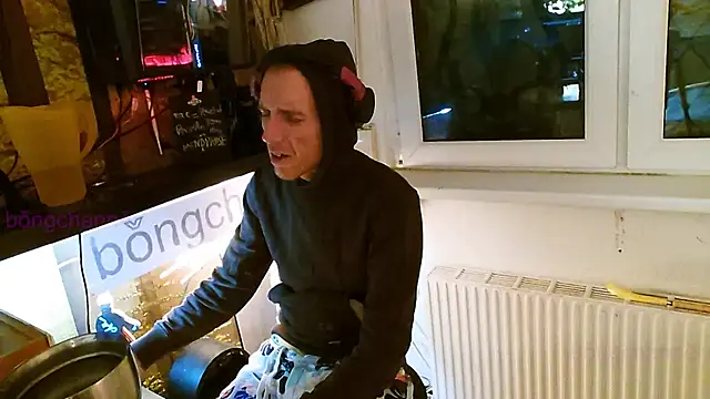 Snapshot of BongChannel chatting on February 3, 12:04 am BongChannel online show from February 3, 12:04 am