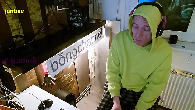 Snapshot of BongChannel chatting on February 9, 10:00 pm BongChannel online show from February 9, 10:00 pm