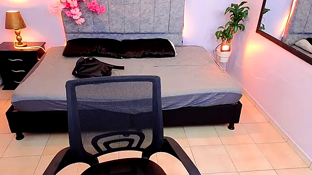 Lana stone  online show from October 4, 3:37 am