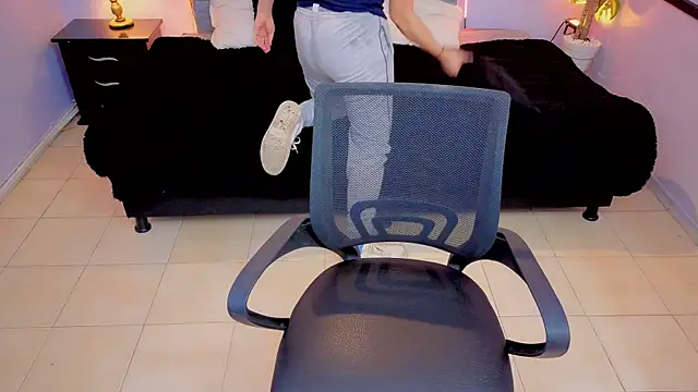 Lana stone  online show from October 30, 3:30 am