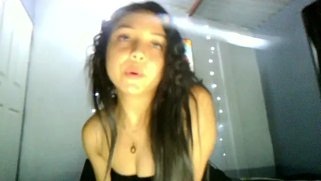 linzeysmith4 online show from March 14, 2:50 am