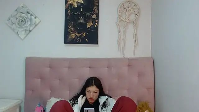 Emma-Wilson online show from March 18, 6:15 pm