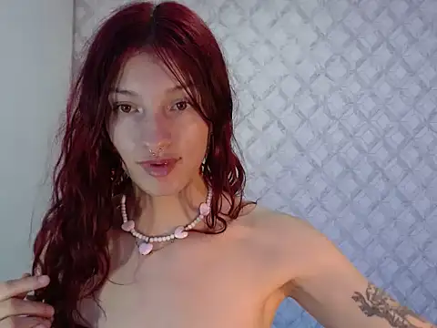 Snapshot of Emma-Wilson chatting on June 5, 4:19 am Emma-Wilson online show from June 5, 4:19 am