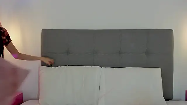 Snapshot of MALENA-ANGEL chatting on December 3, 8:39 pm MALENA-ANGEL online show from December 3, 8:39 pm