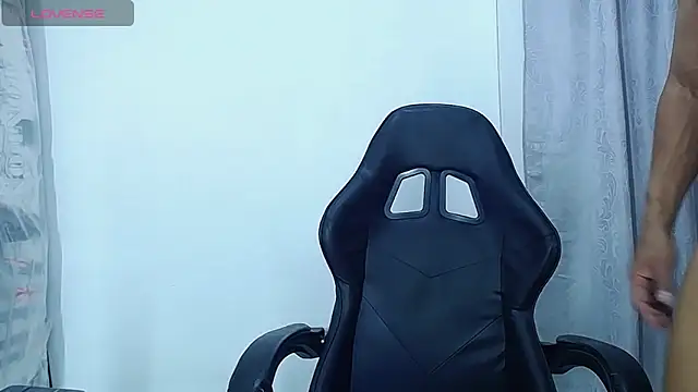 Jordan Gomez  online show from November 29, 10:40 am