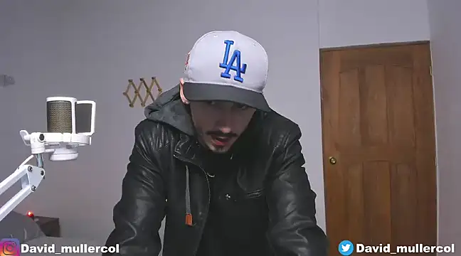 David Brown18 online show from December 21, 12:53 am