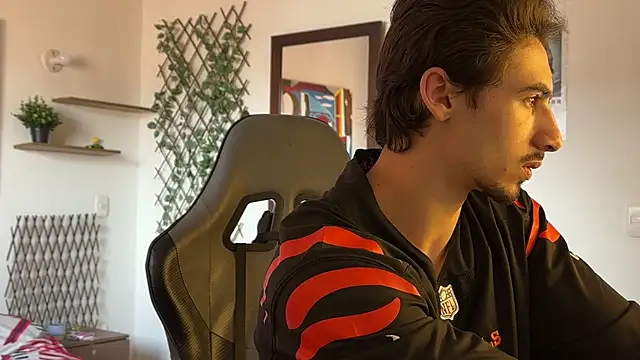 David Brown18 online show from February 9, 5:17 pm