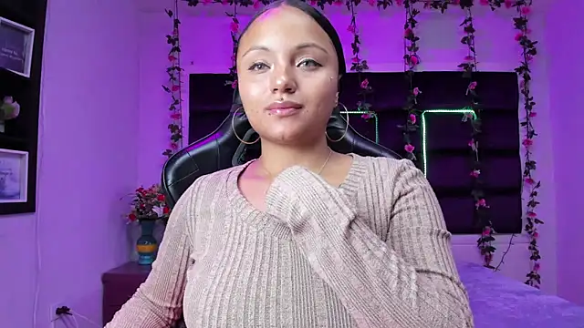 sweelanna   online show from November 7, 2:00 am