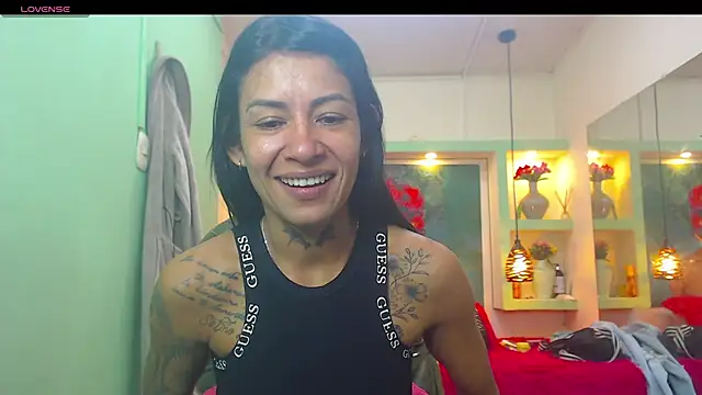 Snapshot of lorenapinto chatting on May 25, 4:07 am lorenapinto online show from May 25, 4:07 am